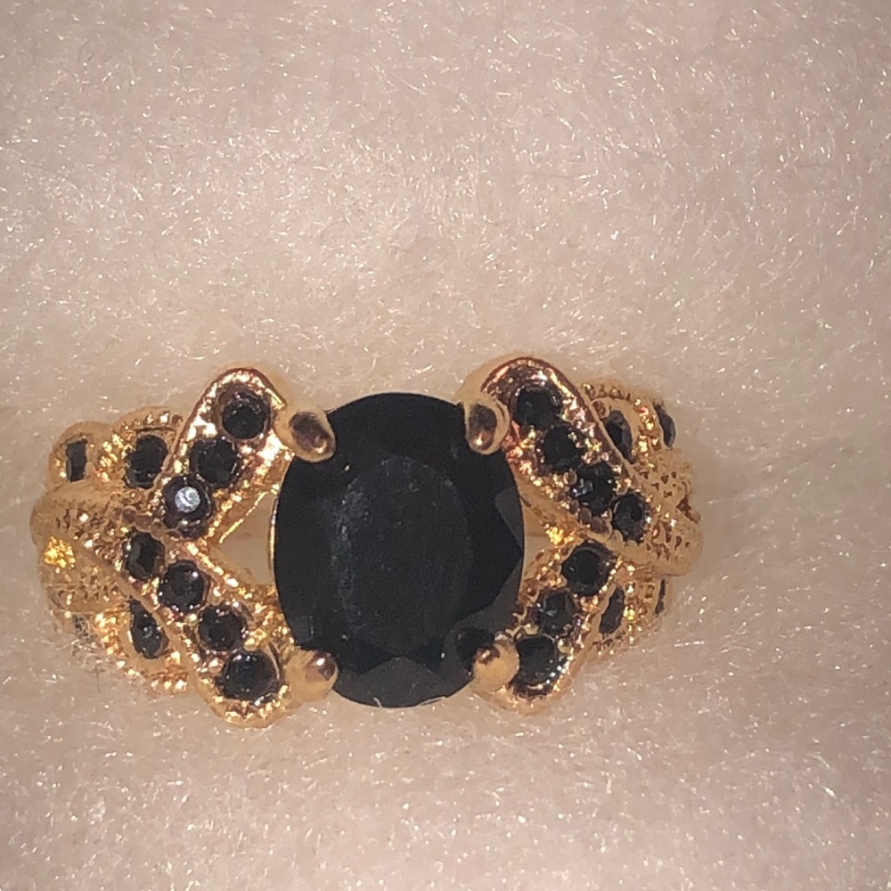 Beautiful Criss Cross Ring